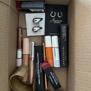 Makeup bundle